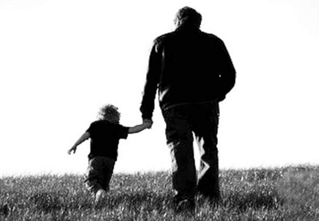 【鋼城文苑】照亮我心隅的沉沉父愛