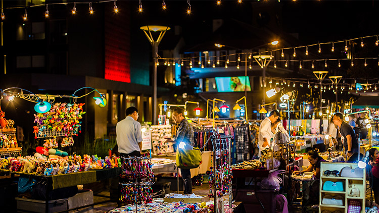 【散文】地攤經濟,人間煙火 【散文】地攤經濟,人間煙火