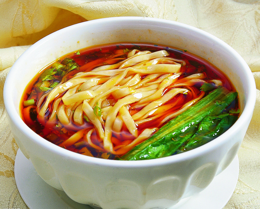 【散文】圪蹴下吃一碗燃面 【散文】圪蹴下吃一碗燃面