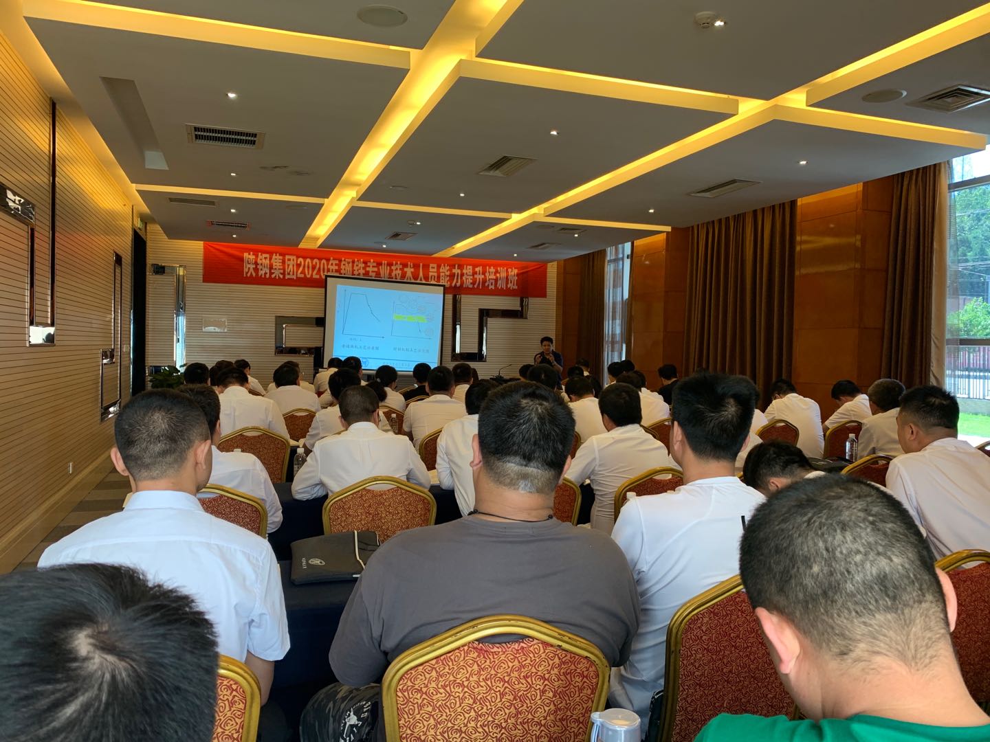 百舸爭流 奮楫者先 百舸爭流 奮楫者先