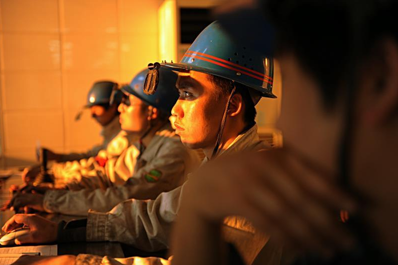 節(jié)日里，您在守護(hù)