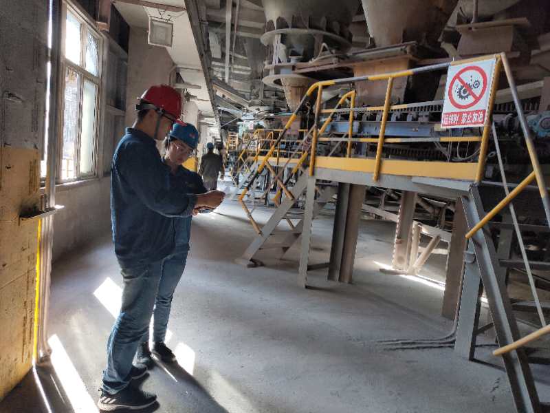 �����M�L�ɡ�ĬĬ��I���Կ࣬�ۍ����I�Г��� �����䓼��F���㹲�a�h�T  �R�h